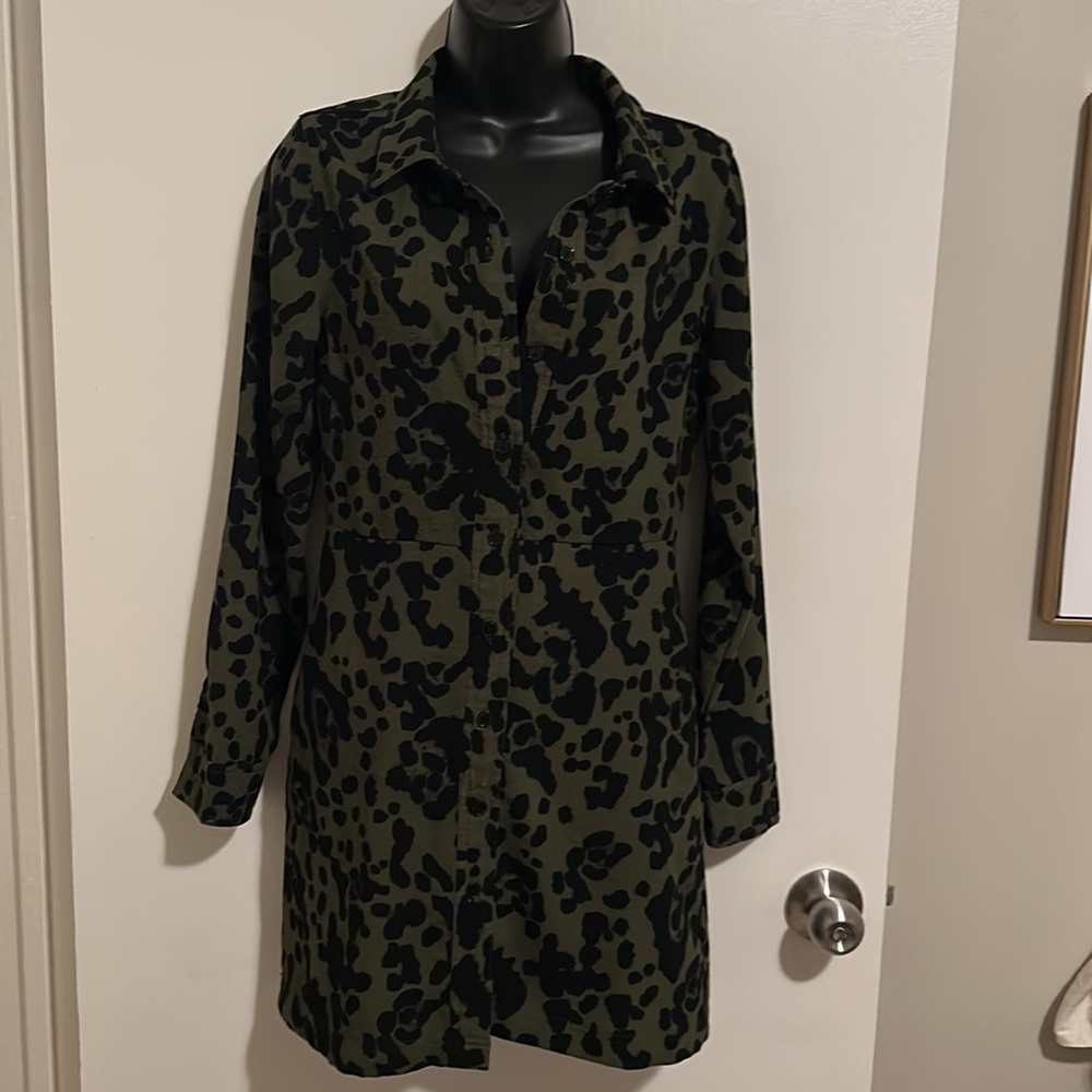 Lea and Viola button up printed dress.